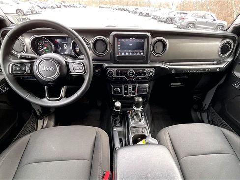 Used 2023 Jeep Wrangler Unlimited AWD/4WD image 21