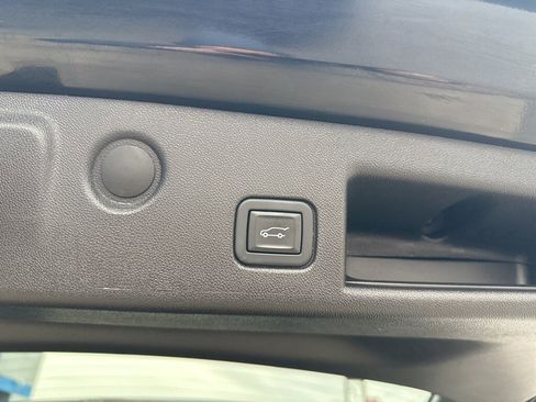 Used 2024 Chevrolet Equinox RS w/ RS Leather Package image 10