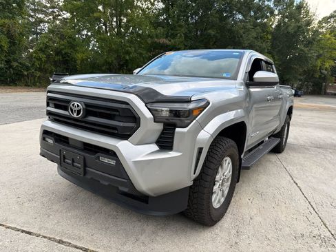 Used 2024 Toyota Tacoma SR5 AWD/4WD image 1