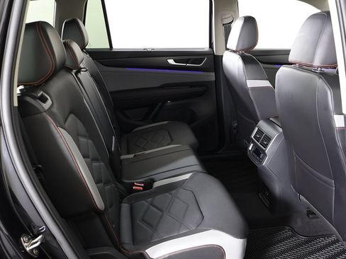 Used 2024 Volkswagen Atlas Peak Edition SEL AWD/4WD image 41
