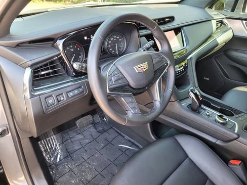 Used 2022 Cadillac XT5 Premium Luxury w/ Technology Package FWD image 22