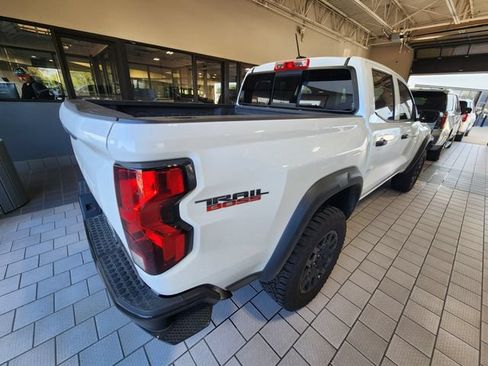 Used 2024 Chevrolet Colorado Trail Boss w/ Advanced Trailering Package AWD/4WD image 4