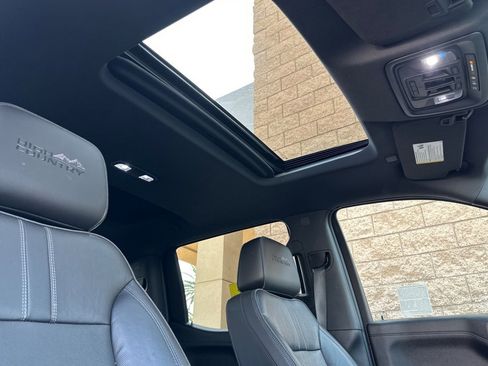 Used 2019 Chevrolet Silverado 1500 High Country image 17