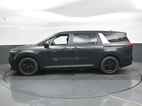 Used 2026 Kia Carnival FWD image 9