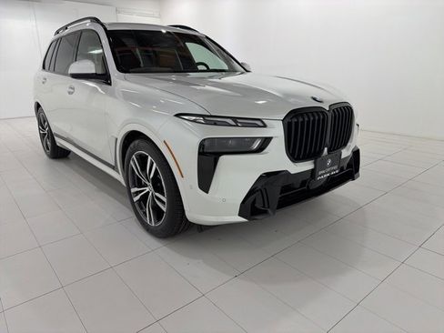 Certified 2024 BMW X7 xDrive40i w/ M Sport Package image 7