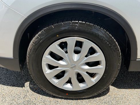 Used 2020 Nissan Rogue S AWD/4WD image 17