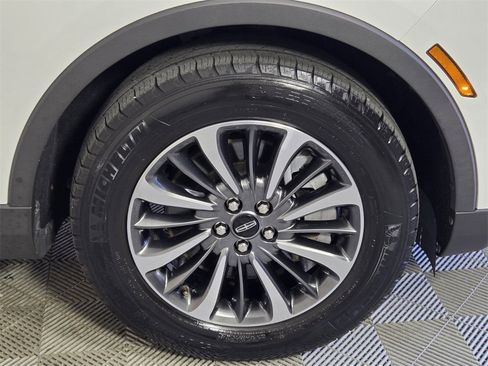 Used 2022 Lincoln Nautilus Reserve w/ Luxury Package image 20