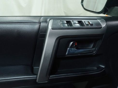 Used 2018 Toyota 4Runner SR5 Premium AWD/4WD image 22