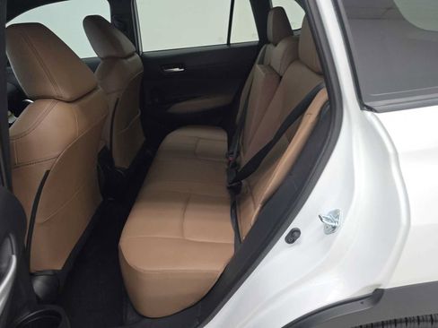 Used 2026 Toyota Corolla Cross XLE FWD image 10