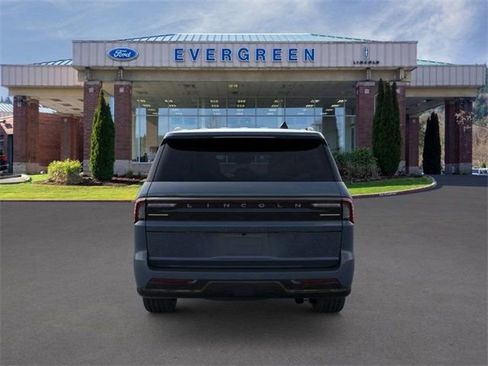 New 2025 Lincoln Navigator L Reserve w/ Jet Appearance Package image 5