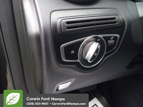 Used 2022 Mercedes-Benz GLC 300 4MATIC image 13