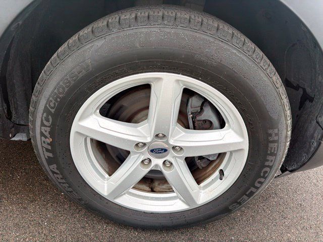Used 2018 Ford Explorer XLT w/ Equipment Group 202A FWD image 4