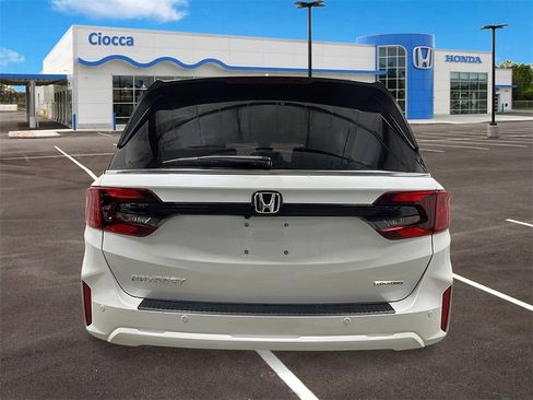 New 2026 Honda Odyssey Touring image 4
