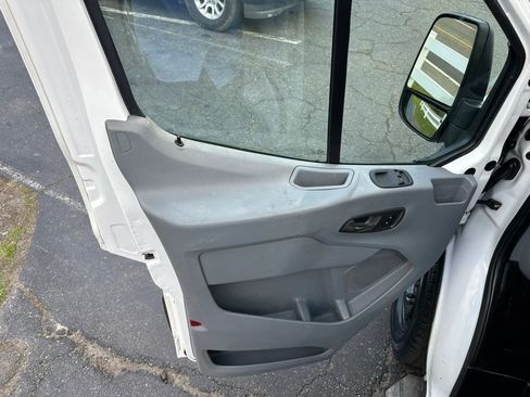 Used 2016 Ford Transit 250 130 Low Roof w/ Exterior Upgrade Package RWD image 27