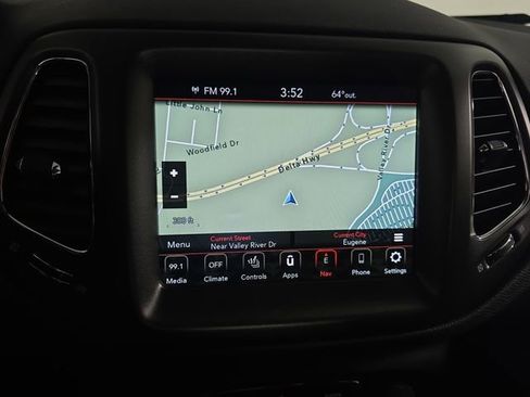 Used 2021 Jeep Compass Trailhawk AWD/4WD image 13