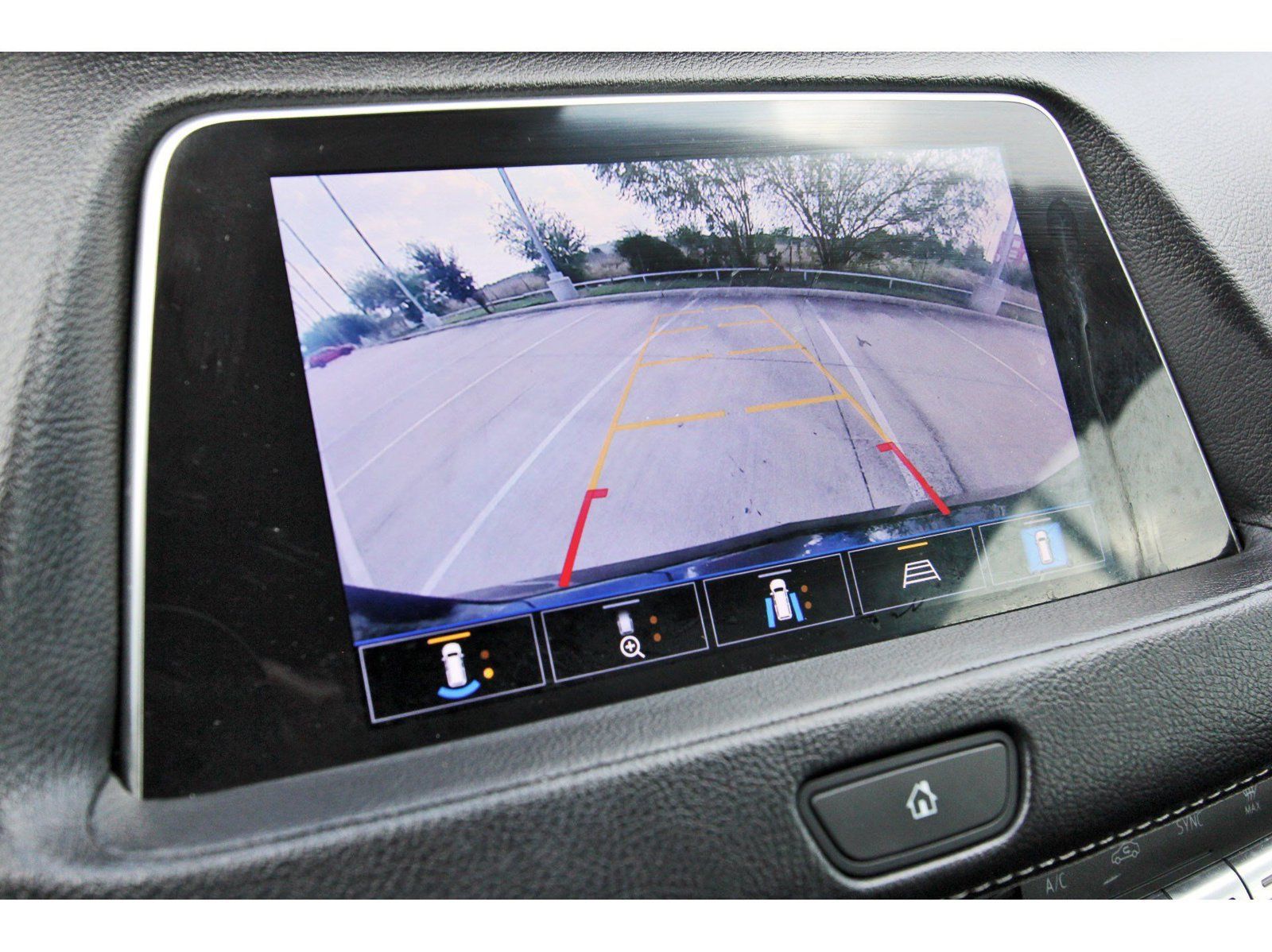 Used 2022 Cadillac XT4 Premium Luxury w/ Enhanced Visibility Package FWD image 28