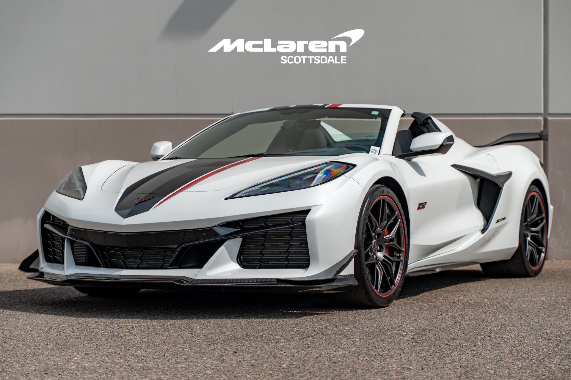 Used 2023 Chevrolet Corvette Z06 w/ Z07 Performance Package RWD image 3