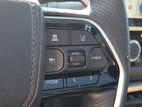 Used 2024 Toyota Tundra Platinum AWD/4WD image 19