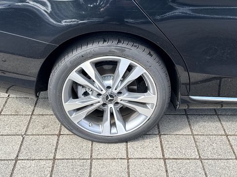 Certified 2018 Mercedes-Benz C 300 4MATIC Sedan image 11