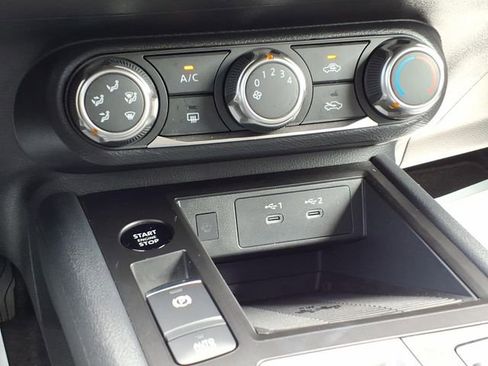 Used 2025 Nissan Kicks SV FWD image 26