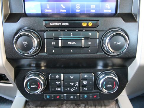 Used 2019 Ford F350 Lariat w/ Lariat Ultimate Package image 32