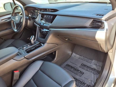 Certified 2024 Cadillac XT6 Luxury image 8