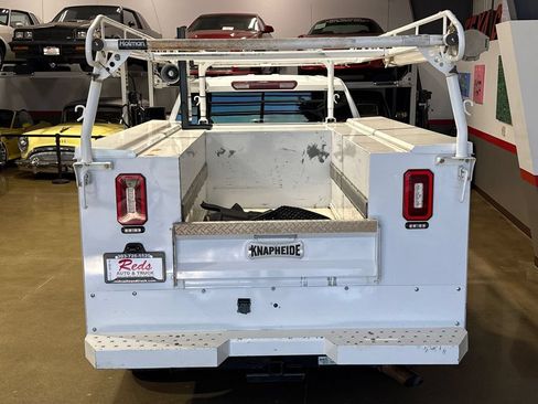 Used 2022 Chevrolet Silverado 3500 LT w/ Convenience Package AWD/4WD image 5