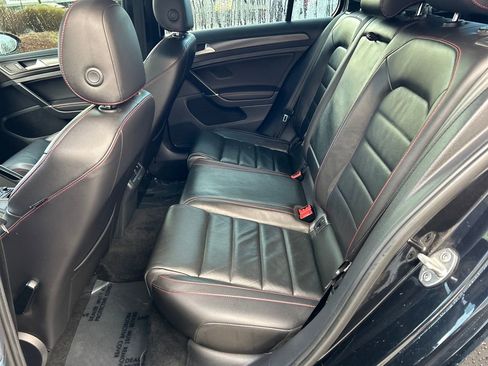 Used 2019 Volkswagen GTI SE image 8