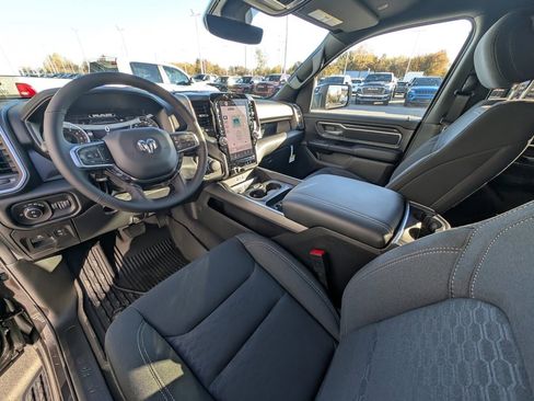 New 2026 RAM 1500 4x4 Crew Cab image 2