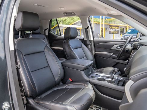 Used 2020 Chevrolet Traverse RS image 21