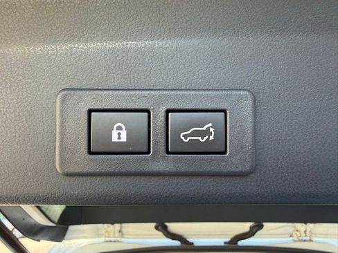 Certified 2025 Subaru Ascent Premium AWD/4WD image 29