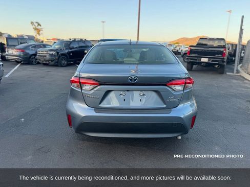 Used 2023 Toyota Corolla LE w/ Carpet Mat Package (TMS) FWD image 4