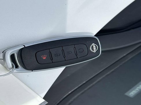 Used 2024 Nissan Kicks SR image 10