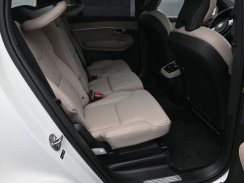 New 2026 Volvo XC90 B6 Ultra w/ Protection Package AWD/4WD image 36