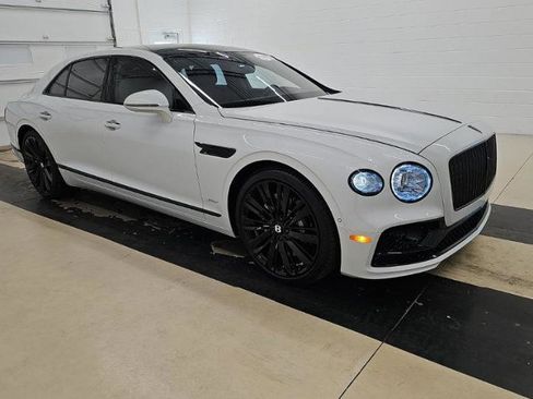 Used 2023 Bentley Flying Spur W12 image 5