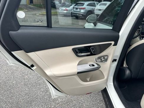 Certified 2025 Mercedes-Benz GLC 300 image 10