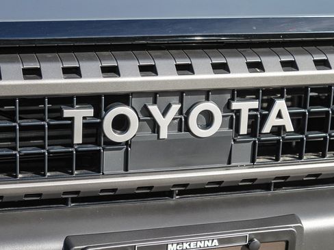 Used 2025 Toyota Land Cruiser image 5