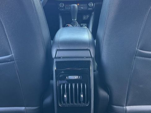 Used 2024 Jeep Compass Latitude image 24