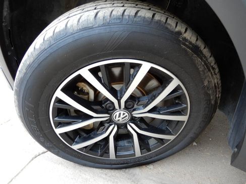 Used 2021 Volkswagen Tiguan SEL AWD/4WD image 25