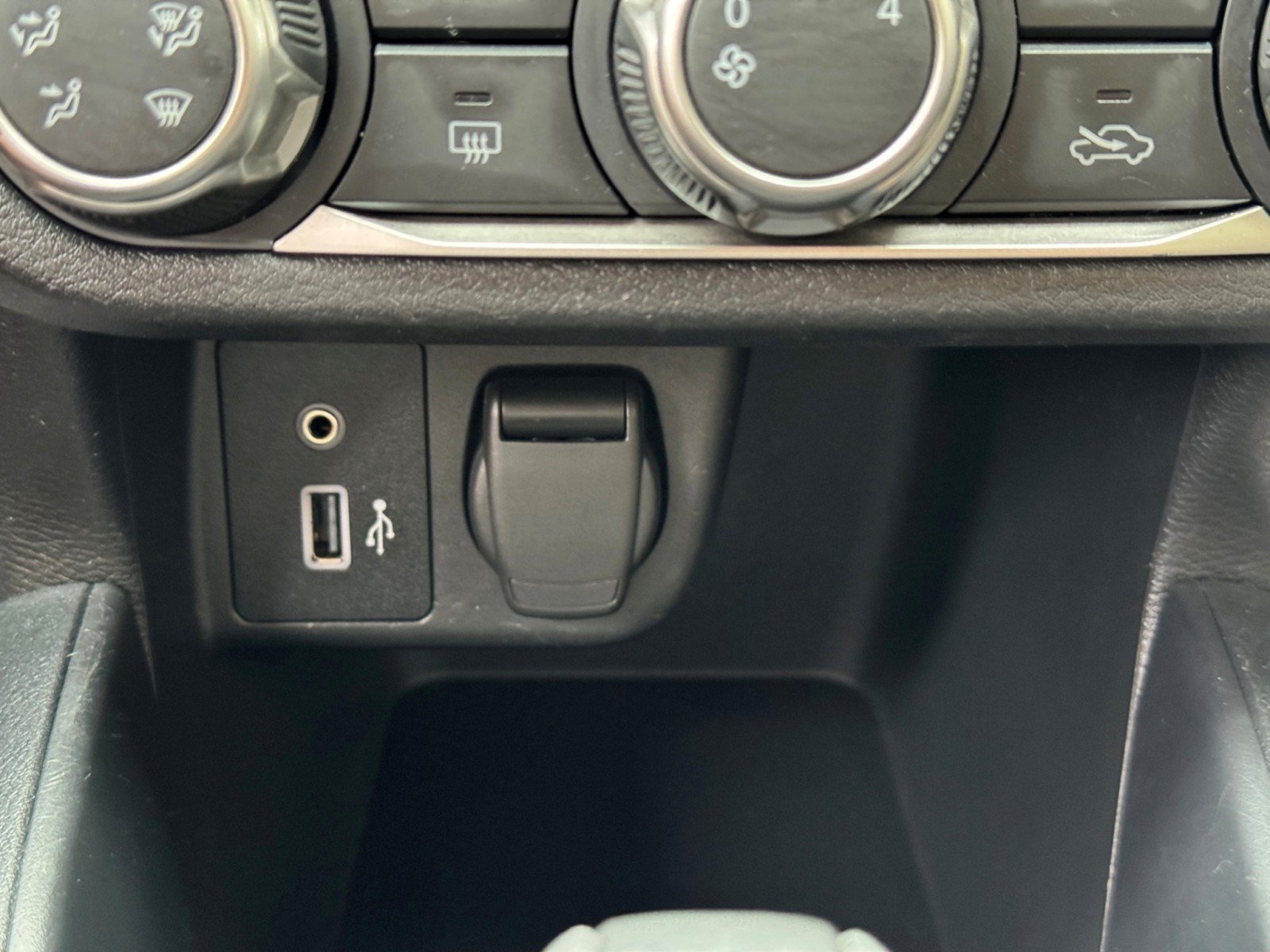 Used 2024 Nissan Versa S w/ Trunk Package FWD image 25