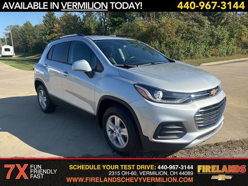 Certified 2022 Chevrolet Trax LT w/ LT Convenience Package image 7