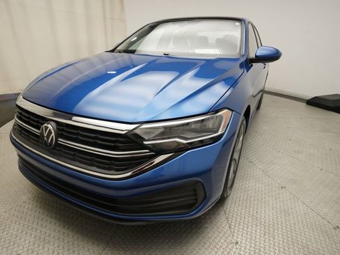 Used 2023 Volkswagen Jetta SE FWD image 12