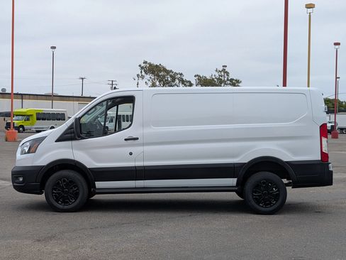 Used 2025 Ford Transit 250 Low Roof w/ Exterior Upgrade Package RWD image 4