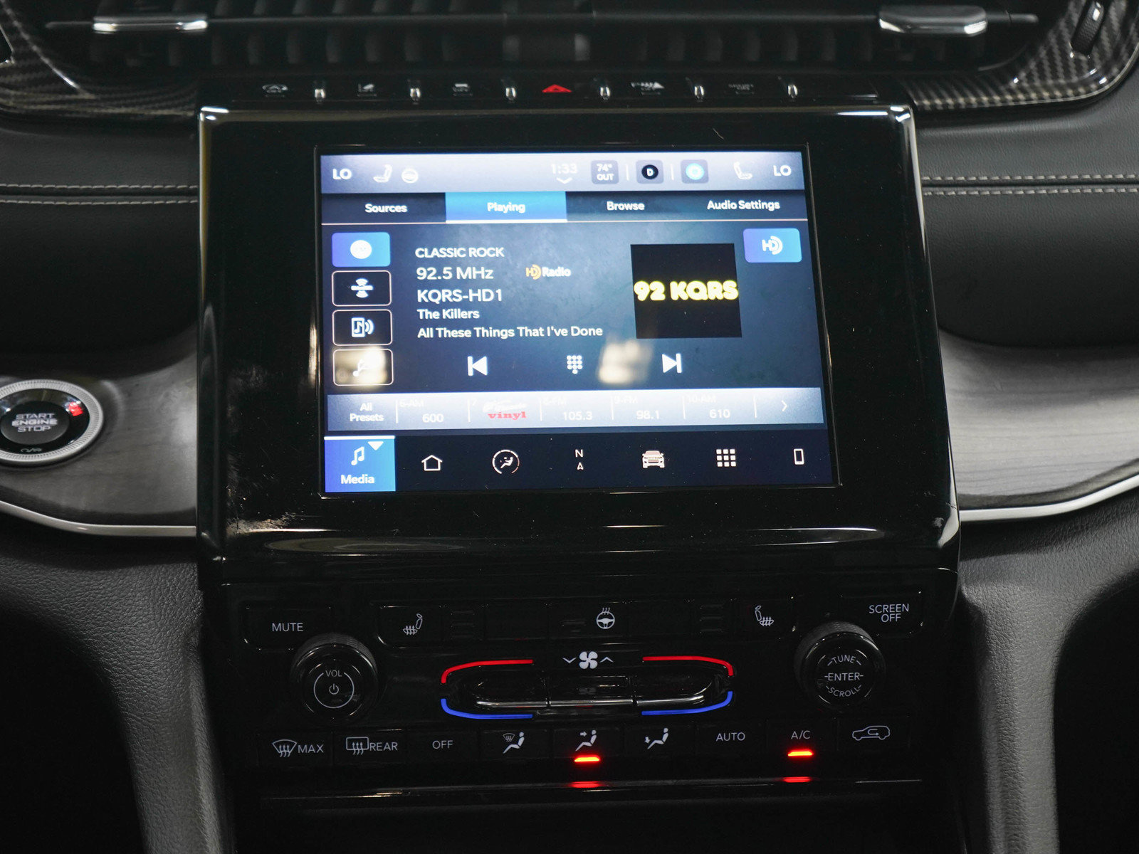 Used 2024 Jeep Grand Cherokee Limited AWD/4WD image 18