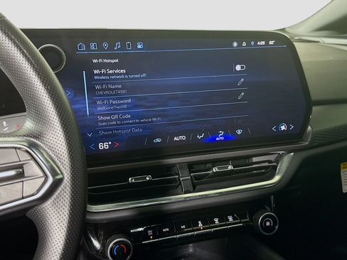 Used 2025 Chevrolet Equinox EV LT image 18