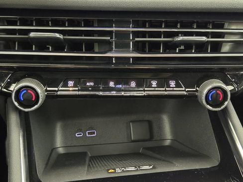 New 2026 Chevrolet Traverse Z71 w/ Driver Confidence Package AWD/4WD image 19