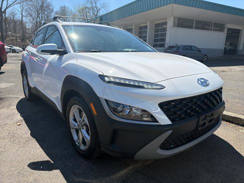 Used 2023 Hyundai Kona SEL w/ Convenience Package image 3