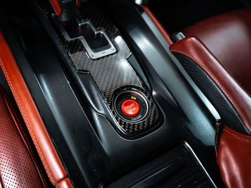 Used 2016 Nissan GT-R Premium image 24