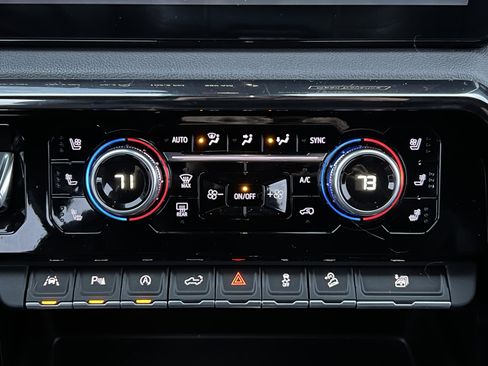 Used 2023 GMC Sierra 1500 AT4 w/ AT4 Premium Package image 29