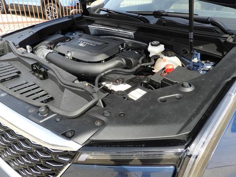 Used 2025 Cadillac XT4 Premium Luxury w/ Cold Weather Package AWD/4WD image 50